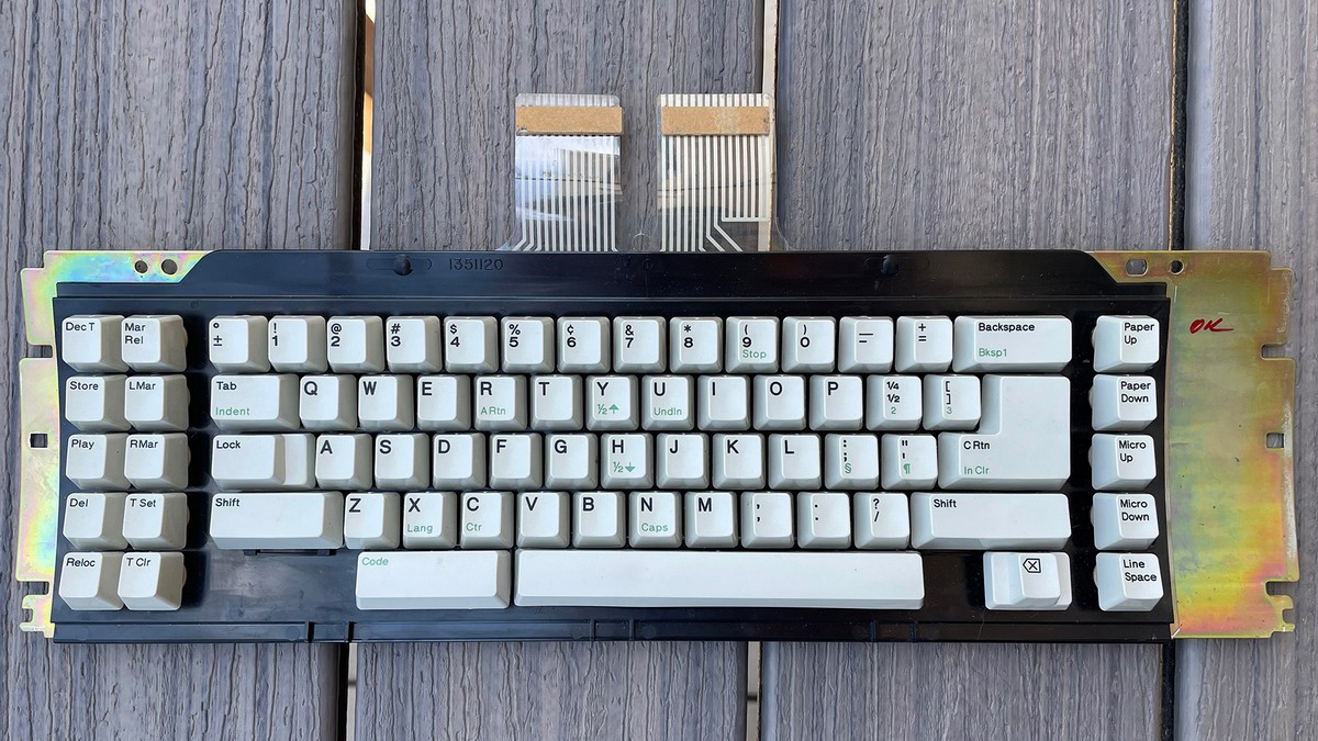 Pic: IBM Wheelwriter 5 Keyboard Assembly