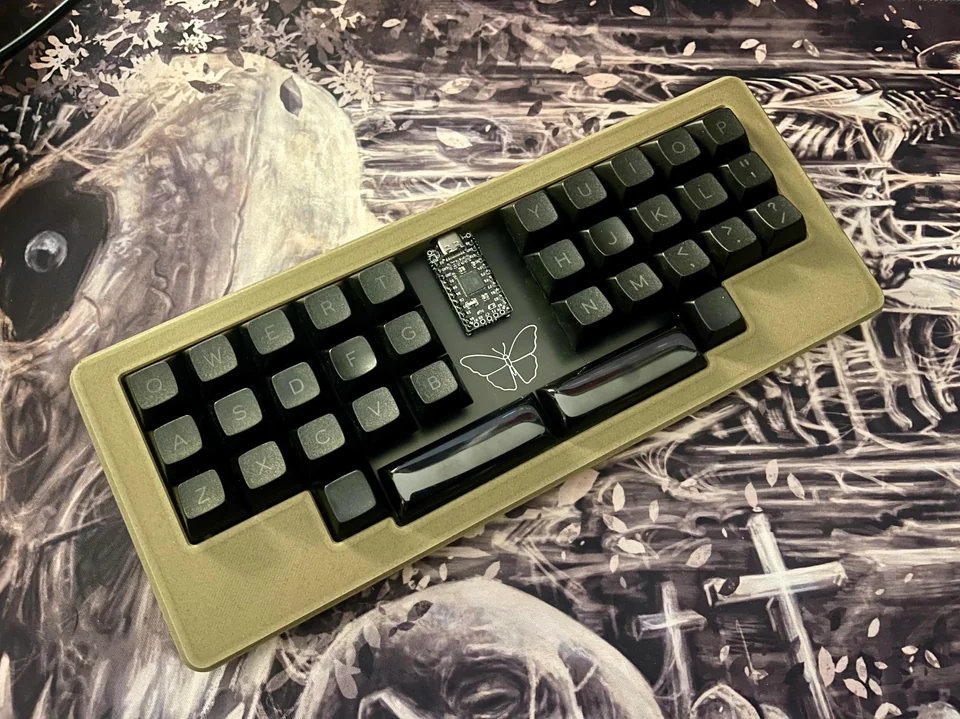 Pic: Orthofly &ndash; PCB by wayduh, case by HaiZeus.