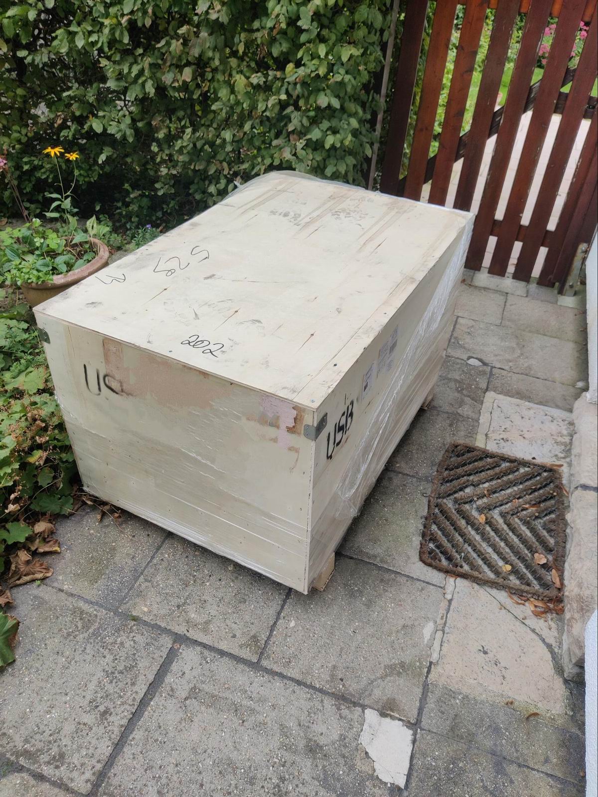 Pic: Big boy box