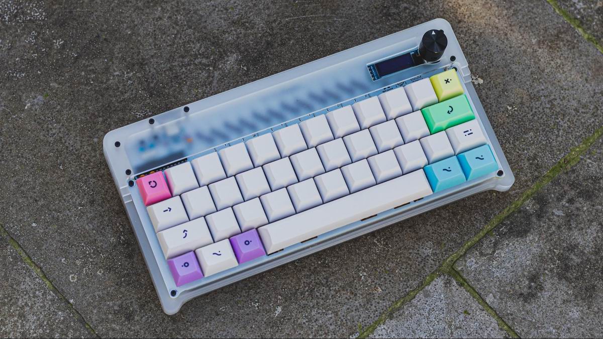 Pic: Milky acrylic case for the Static