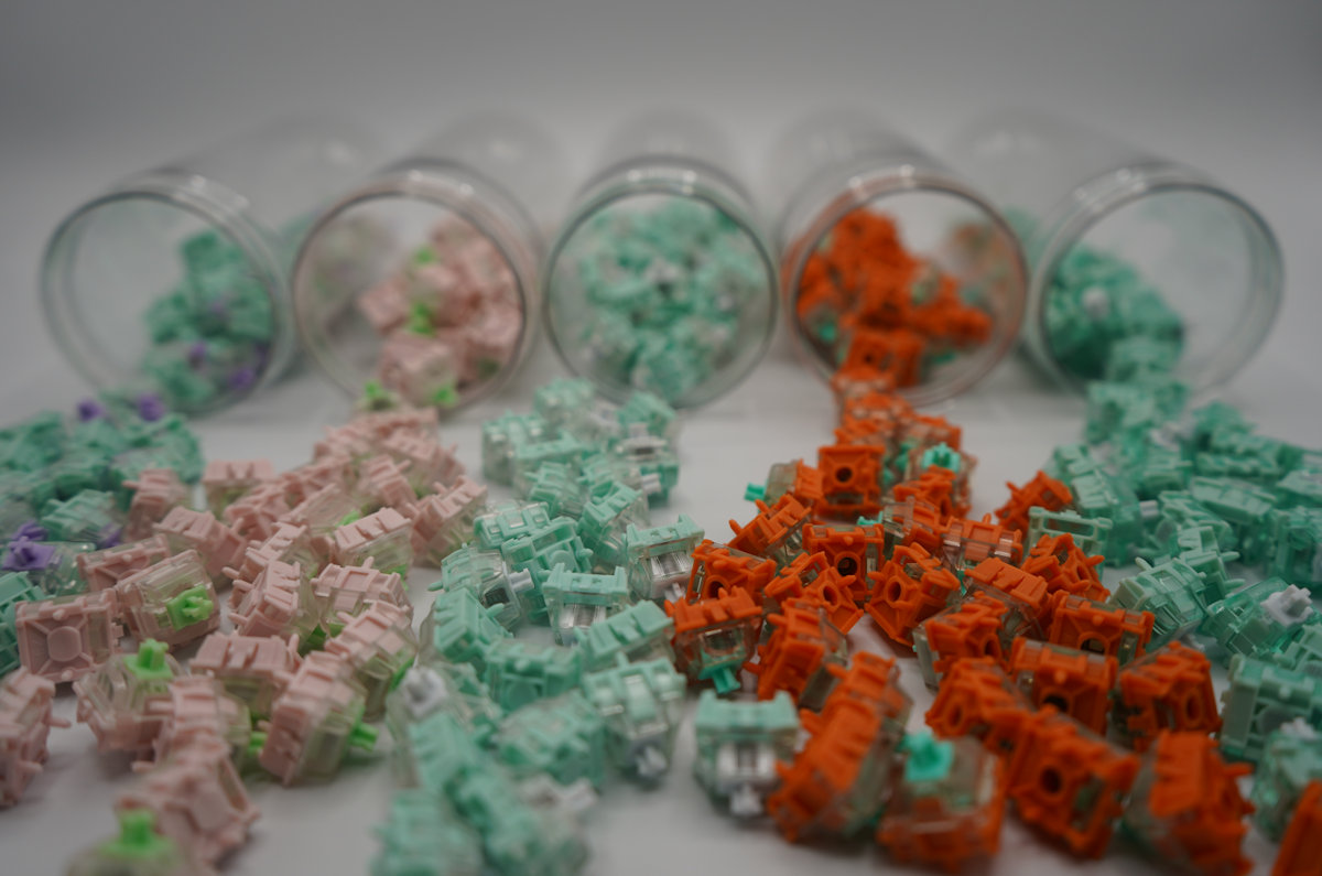 Pic: Top magnetic switches at Lume Keebs