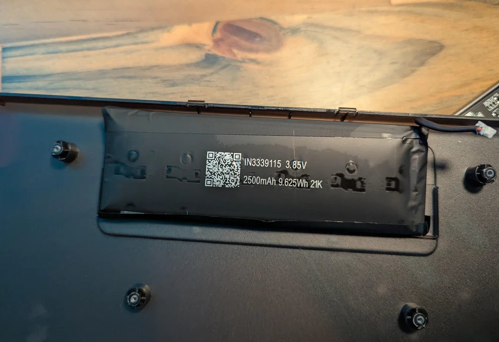 Nuphy battery with hotswap socket marks – juggleaddict. Pic: Nuphy battery with hotswap socket marks – juggleaddict.