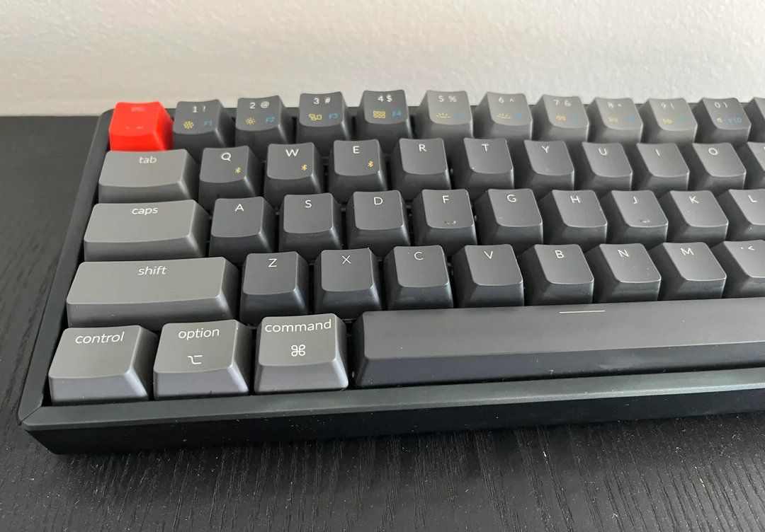 Swollen battery turns my keyboard into an ergonomic one? – hjlammers. Pic: Swollen battery turns my keyboard into an ergonomic one? – hjlammers.