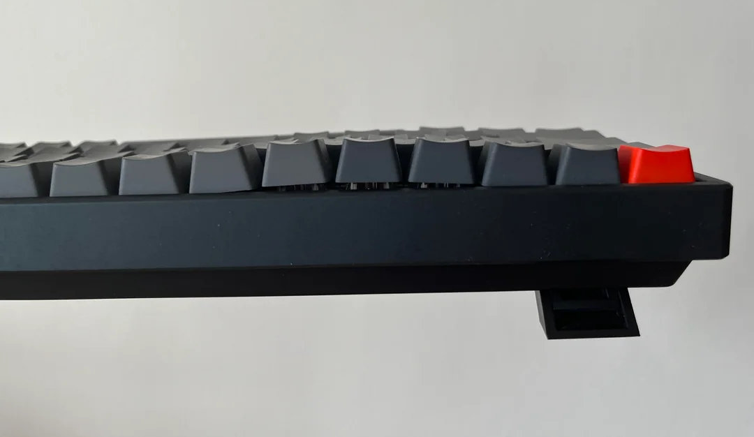 Swollen battery turns my keyboard into an ergonomic one? – hjlammers. Pic: Swollen battery turns my keyboard into an ergonomic one? – hjlammers.