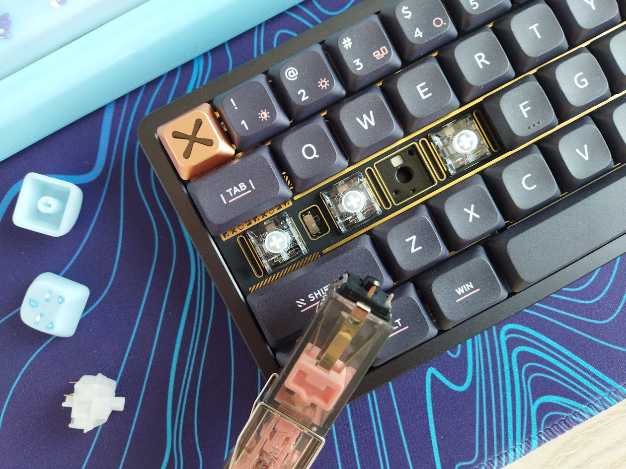Pic: Flex cuts, Choc V2 switches, no problem.