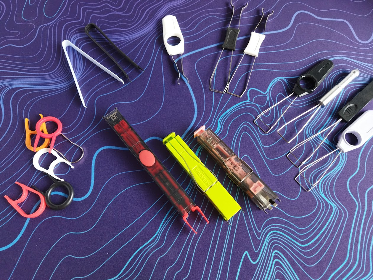 Pic: Various types of switch and keycap pullers