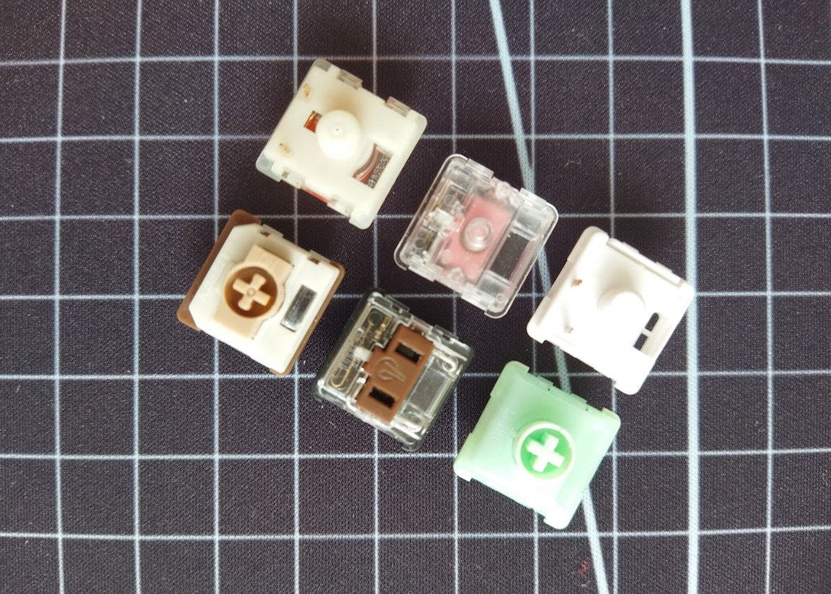 Pic: Low-pro switches (Gateron LP, Choc V1, V2). Watch out for both the stem and pins!